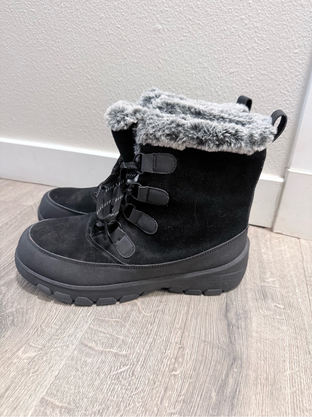 Women’s Black Faux-Fur Lined Winter Boots